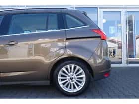 Ford C-Max (2017) thumbnail 9