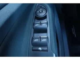 Ford C-Max (2012) thumbnail 33