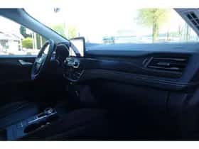 Ford Kuga (2022) thumbnail 23