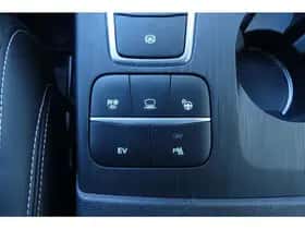 Ford Kuga (2022) thumbnail 41