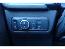 Ford Kuga (2022) thumbnail 38
