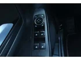 Ford Kuga (2025) thumbnail 36