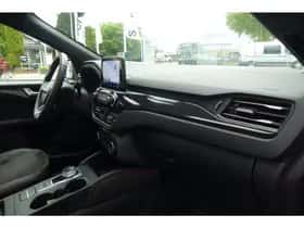 Ford Kuga (2022) thumbnail 25