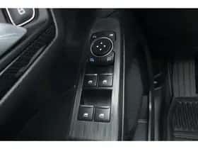 Ford Kuga (2022) thumbnail 38