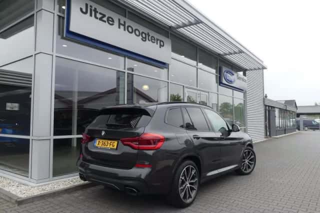 BMW X3 (2018) thumbnail 2