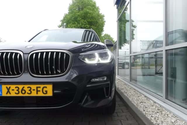 BMW X3 (2018) thumbnail 3