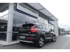 Volvo XC40 (2022) thumbnail 2