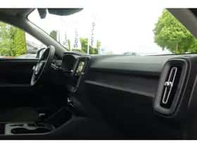 Volvo XC40 (2022) thumbnail 18