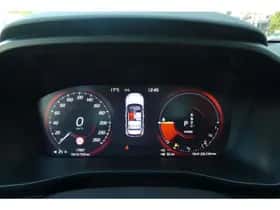 Volvo XC40 (2022) thumbnail 9