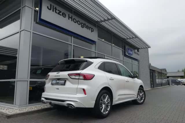 Ford Kuga (2022) thumbnail 2