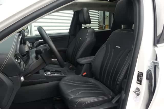 Ford Kuga (2022) thumbnail 4