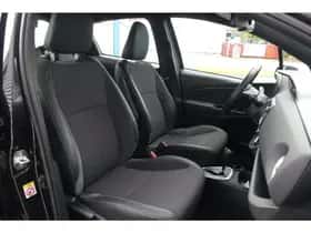 Toyota Yaris (2018) thumbnail 16