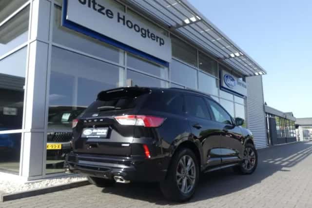 Ford Kuga (2022) thumbnail 2
