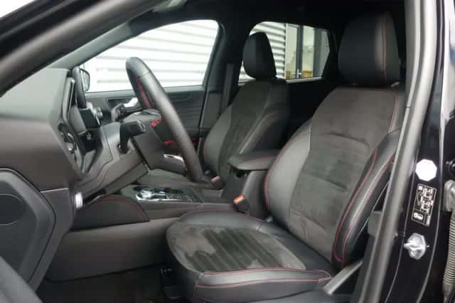 Ford Kuga (2022) thumbnail 4