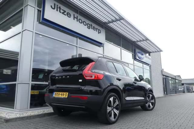 Volvo XC40 (2022) thumbnail 2