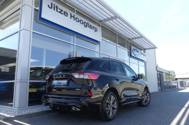 Ford Kuga (2022) thumbnail 2