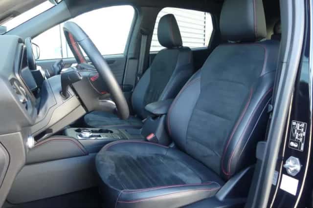 Ford Kuga (2022) thumbnail 4