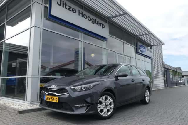Kia Ceed (2022) thumbnail 1