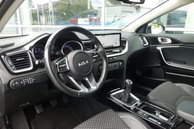 Kia Ceed (2022) thumbnail 3