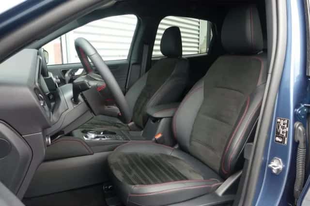 Ford Kuga (2024) thumbnail 4
