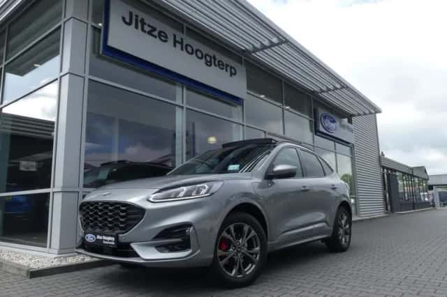 Ford Kuga (2023) thumbnail 1