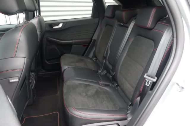 Ford Kuga (2023) thumbnail 5