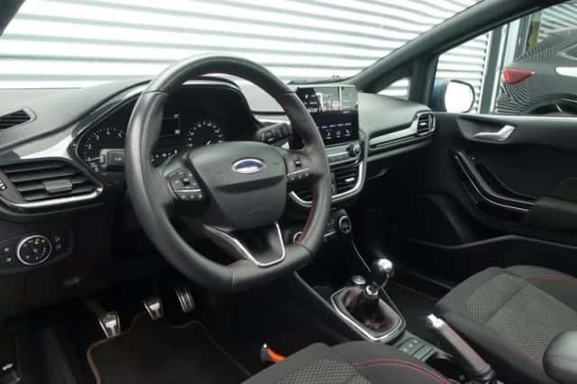 Ford Fiesta (2019) thumbnail 3