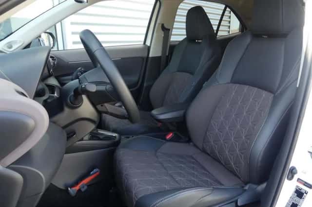 Toyota Yaris (2024) thumbnail 4