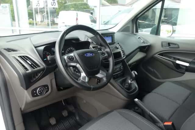 Ford Transit (2022) thumbnail 3