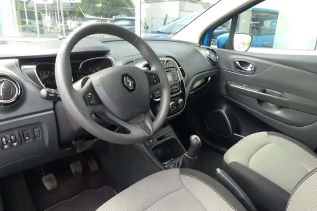 Renault Captur (2014) thumbnail 3