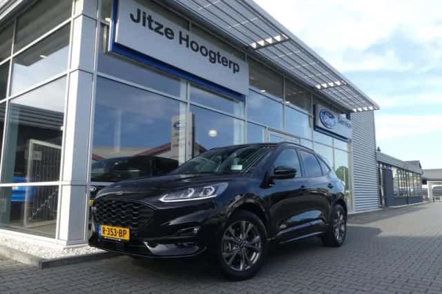 Ford Kuga (2021) thumbnail 1