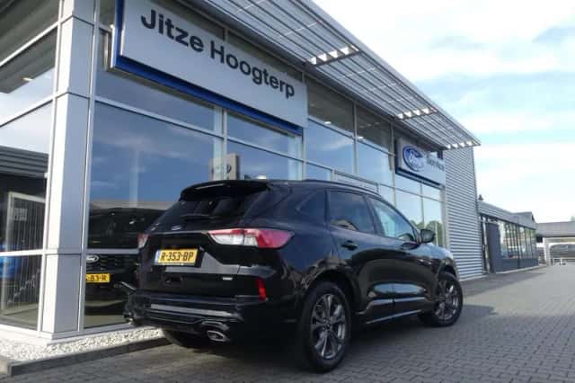 Ford Kuga (2021) thumbnail 2