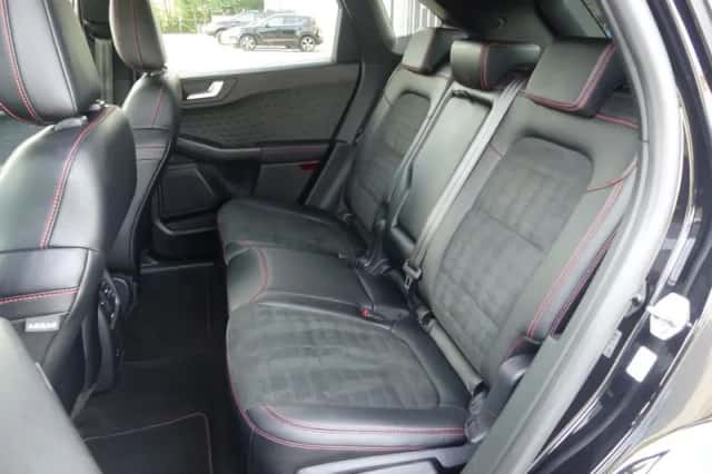 Ford Kuga (2021) thumbnail 5
