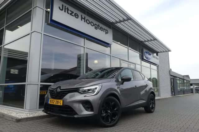 Renault Captur (2022) thumbnail 1