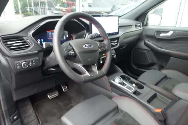 Ford Kuga (2025) thumbnail 3
