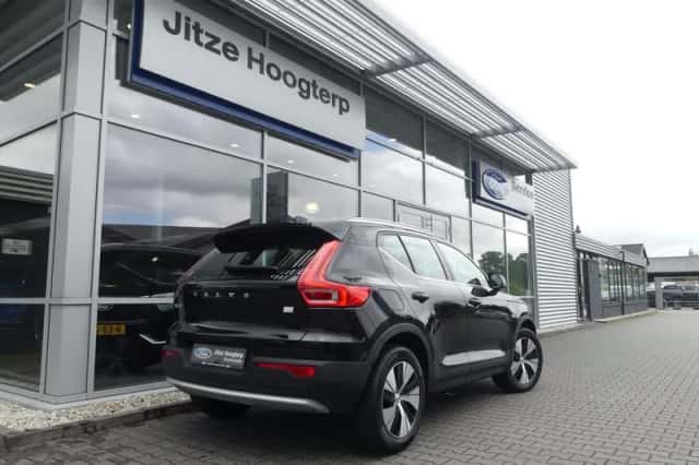 Volvo XC40 (2022) thumbnail 2