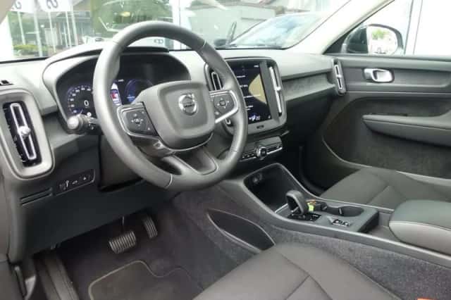 Volvo XC40 (2022) thumbnail 3