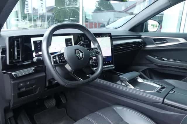 Renault Austral (2023) thumbnail 3