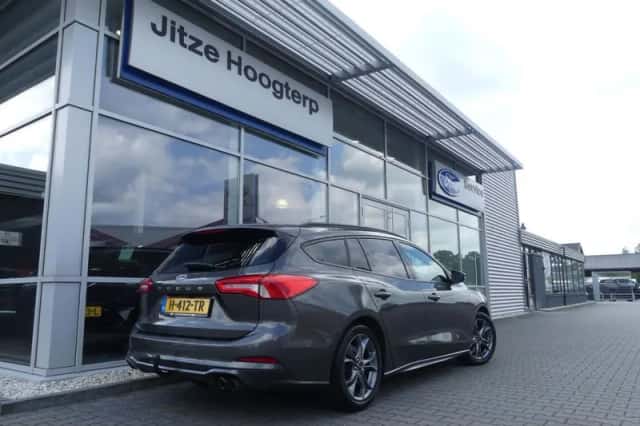 Ford Focus (2019) thumbnail 2