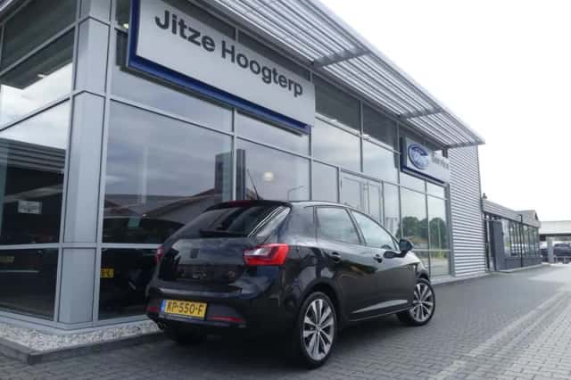 SEAT Ibiza (2017) thumbnail 2