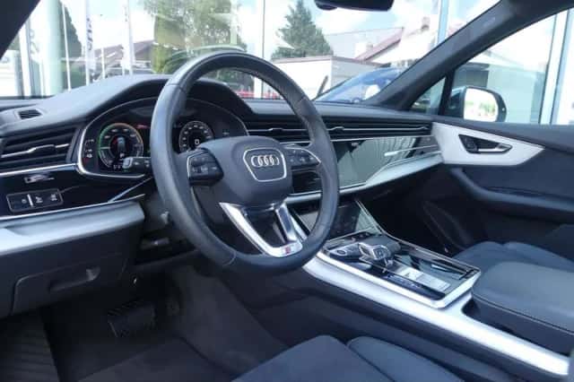 Audi Q7 (2023) thumbnail 3