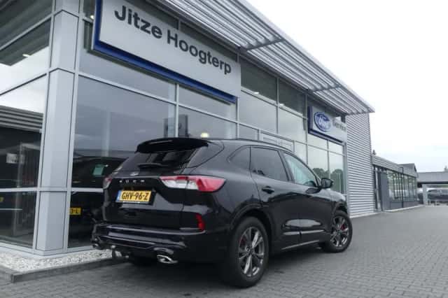 Ford Kuga (2022) thumbnail 2
