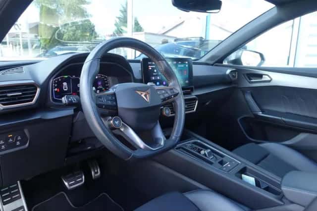 CUPRA Leon (2021) thumbnail 3