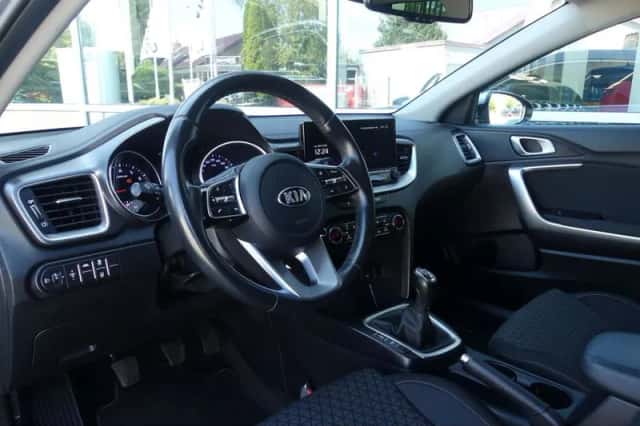 Kia Ceed (2020) thumbnail 3