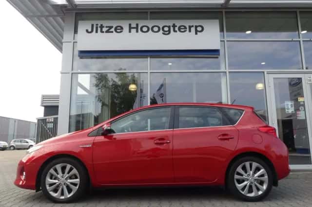 Toyota Auris (2014) thumbnail 6