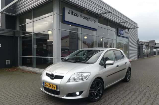 Toyota Auris (2007) thumbnail 2
