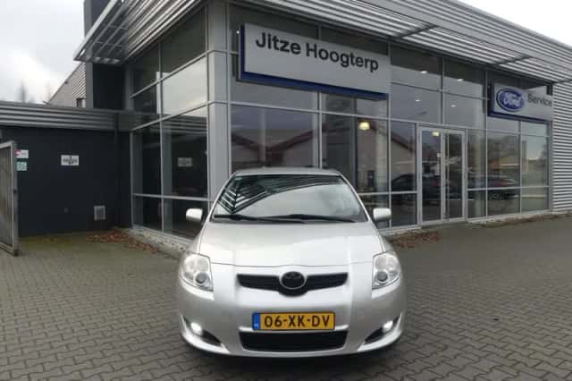 Toyota Auris (2007) thumbnail 3