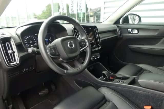 Volvo XC40 (2022) thumbnail 3