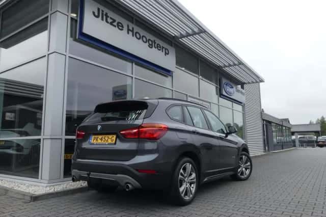 BMW X1 (2015) thumbnail 2