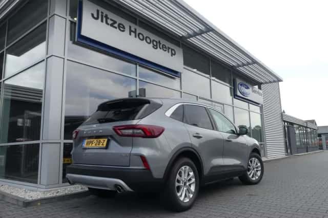 Ford Kuga (2024) thumbnail 2